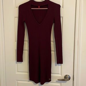 Women’s Guess Body Shaping V neck Dress